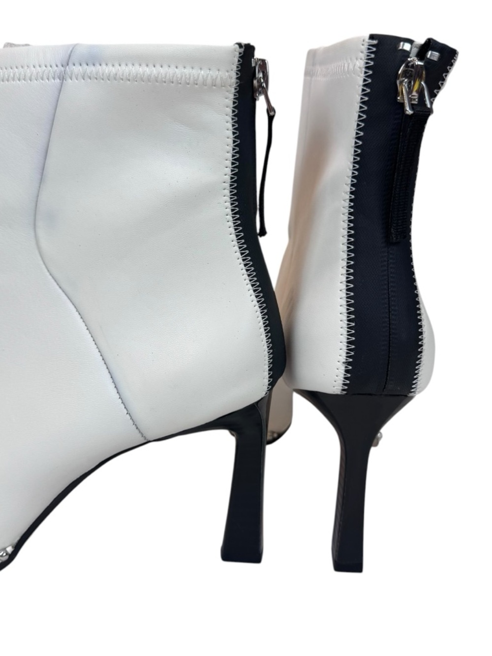 BCBGeneration Beya Pointy Toe Heeled Booties Women’s Size 9 Leather Studs White - Picture 2 of 16